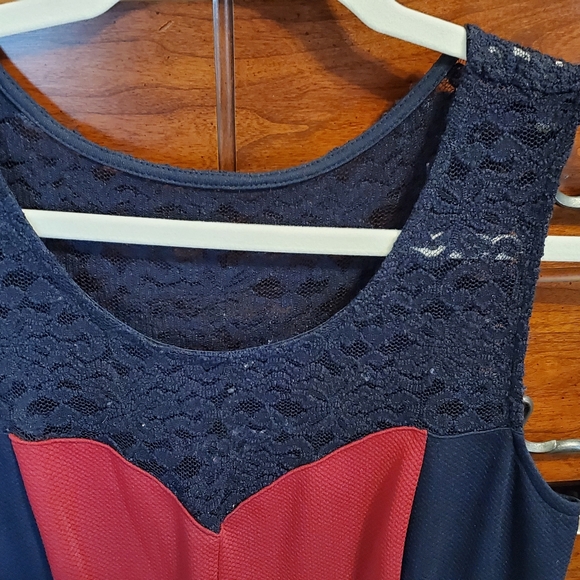 Color Blocking Dress - Picture 3 of 3